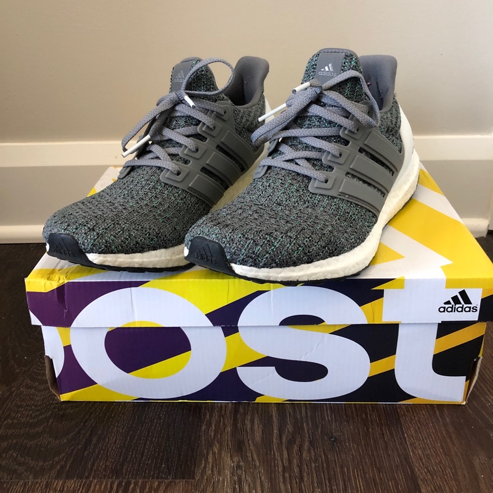 Adidas Ultra Boost 4.0 size 8.5 MENS & 9.5 WOMENS